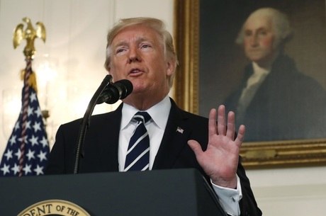 Trump cuidadosamente definiu a tragédia como um "ato de maldade"