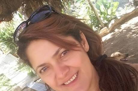 A professora Heley de Abreu Silva Batista está internada em estado grave