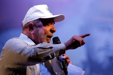 Candidatura de Lula é "única esperança do PT" atualmente, mas mostra "falência do partido", segundo Ali