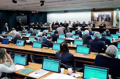 Deputados ainda podem se inscrever para falar Deputados ainda podem se inscrever para falar