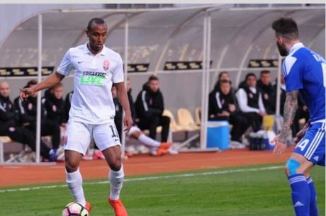 Paulo Victor é titular e destaque do Zorya Luhansk