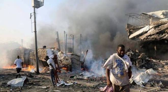 Uma das muitas imagens chocantes do atentado na Somália