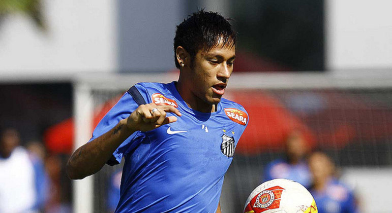 Neymar durante treino pelo Santos antes de deixar o clube, em 2013