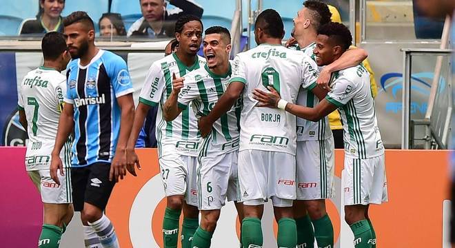 Palmeiras vence Grêmio fora de casa e assume a vice-liderança