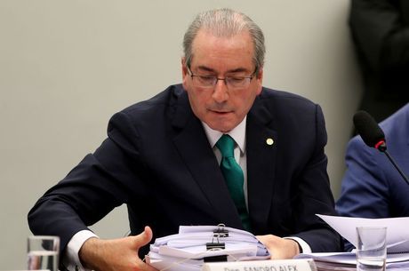 Eduardo Cunha vai continuar em Curitiba