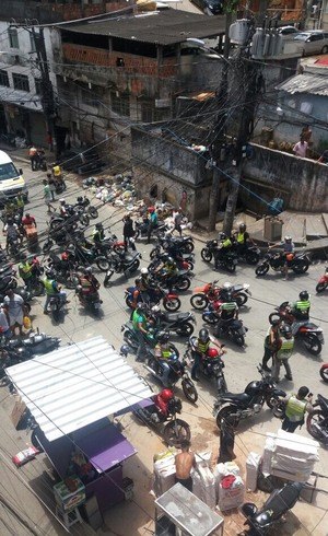 Mototaxistas fizeram protesto