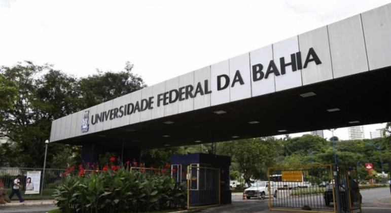 Universidades federais temem evasão com corte de orçamento e bolsas