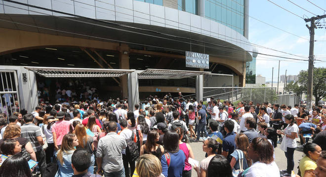 Candidatos fazem prova de redação e ciências humanas neste domingo (5) Candidatos fazem prova de redação e ciências humanas neste domingo (5)