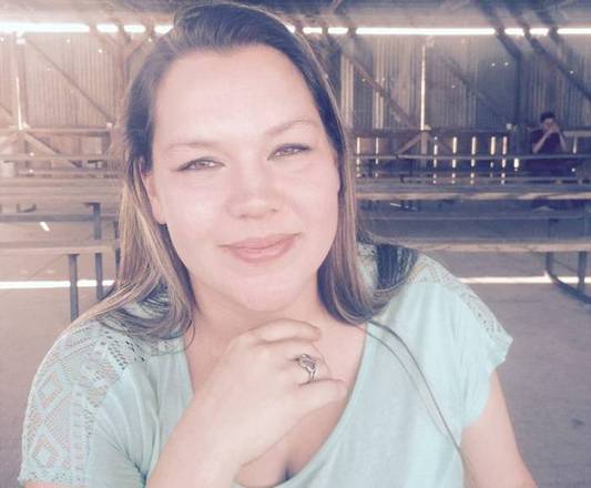 A jovem Joann Ward, mãe de Brooke e Emily, morreu na cena do tiroteio A jovem Joann Ward, mãe de Brooke e Emily, morreu na cena do tiroteio