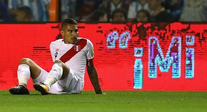 Guerrero, em jogo pela seleção peruana: Fifa teria descartado uso de cocaína