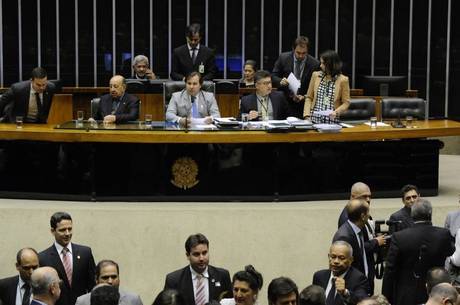 Deputados aprovaram texto-base do projeto de lei