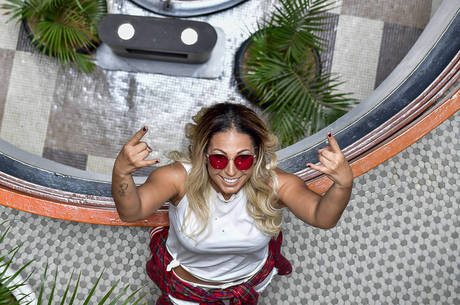 Valesca curtia o som de Tim com a família Valesca curtia o som de Tim com a família
