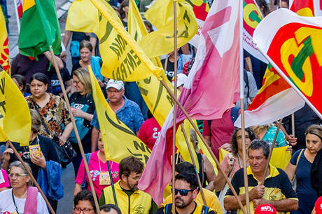 Entidades fizeram vários protestos contra reforma Entidades fizeram vários protestos contra reforma