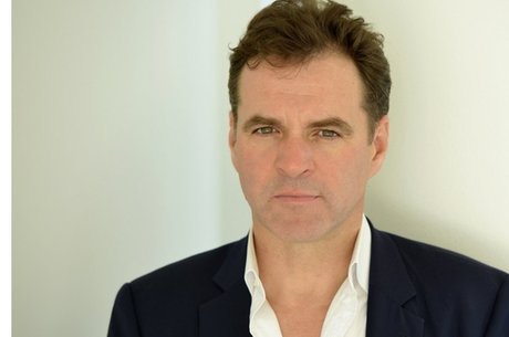 'As redes não nos empoderam - nos usam. Para o Vale do Silício, somos perdedores', opina Niall Ferguson