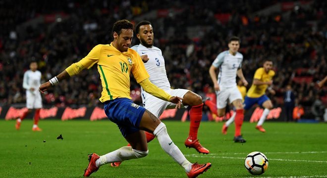 Brasil teve duas vitórias, um empate e uma derrota contra campeões mundiais