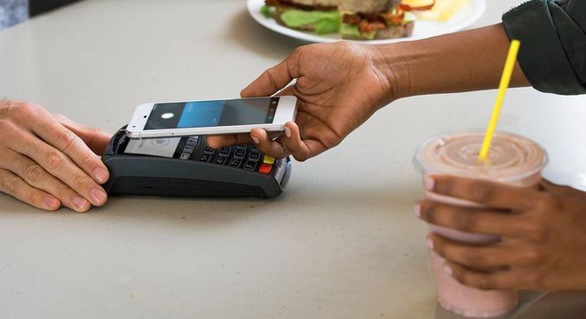 Android Pay chega ao Brasil e permite pagamento por meio de celular