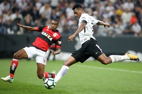 Corinthians e Flamengo se enfrentam neste domingo (19)
