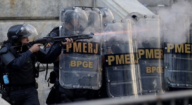 Polícia Militar atirou balas de borracha contra os manifestantes