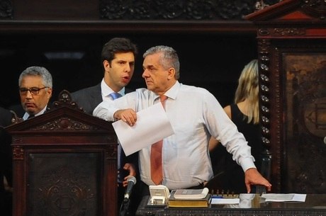 Deputado Rafael Picciani, filho de Jorge Piccini, também votou