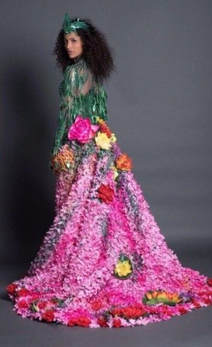 A capa vai virar a cauda do vestido 