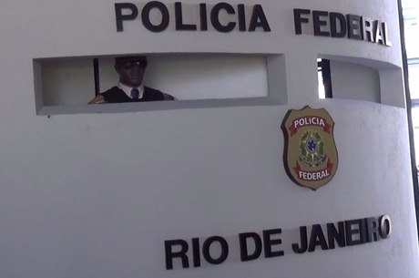 PF no Rio de Janeiro tem boneco na guarita