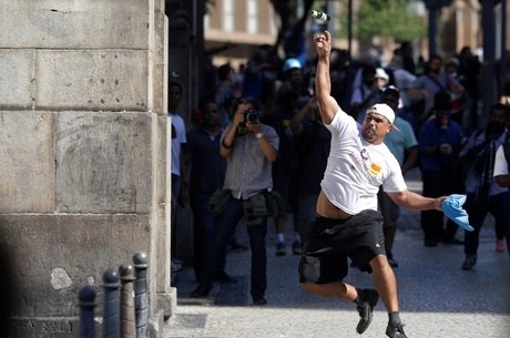 Polícia e manifestantes entraram em confronto