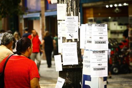 Número de empregos com carteira assinada é o maior em três anos 9juj8zr4wy 1w5r4lmu4h file - Número de empregos com carteira assinada é o maior em três anos