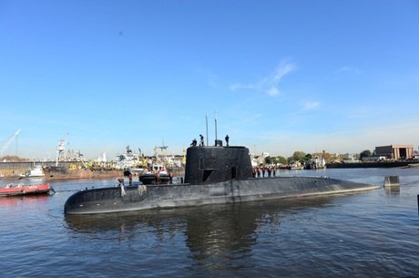 Submarino argentino havia informado que estava com uma falha em suas baterias
