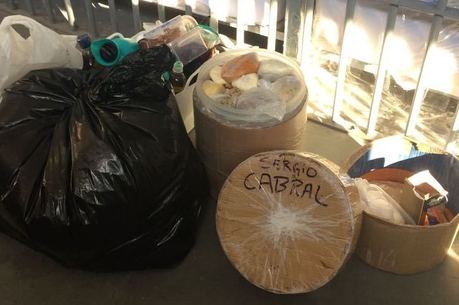 Alimentos apreendidos na cela de Cabral, em Benfica