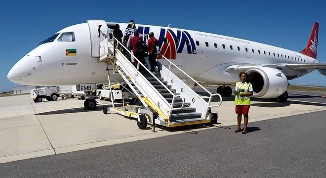 Aeronave Embraer 190 faz a única rota comercial de Nacala; empresa admitiu ter pagado propina para fechar a venda