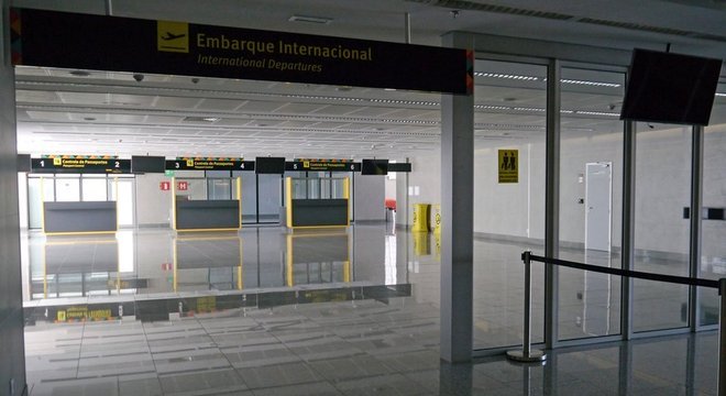 Com capacidade para 500 mil passageiros por ano, o aeroporto recebe menos de 20 mil