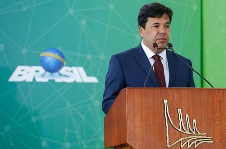 Ministro afirmou que notícias falsas são um 'desserviço'