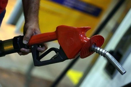 Preços nas refinarias são reajustados quase todos os dias
