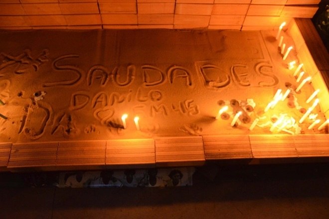 O tr&aacute;gico acidente que tirou a vida de 71 pessoas no voo da Chapecoense completa um ano nesta quarta-feira (29) e, como era esperado, uma s&eacute;rie de homenagens toma conta do Brasil e do mundo. Em Chapec&oacute;, milhares de pessoas estiveram na Arena Cond&aacute;, est&aacute;dio da equipe, para prestar seus respeitos*Texto de Talyta Vespa