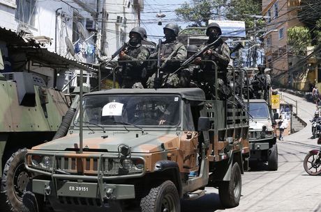 Confronto resultou na intervenção das Forças Armadas