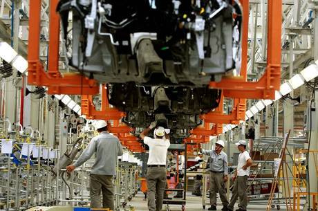 Indústria automotiva apresenta alta na produção Indústria automotiva apresenta alta na produção