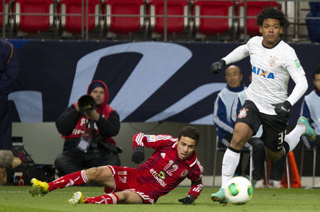 Romarinho jogou contra o Al-Ahly no Mundial de 2012
