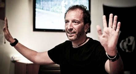 Diego Guebel, conhecido por seus trabalhos na Band, negocia reality show com SBT
