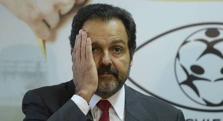 Ex-governador é médico concursado do DF