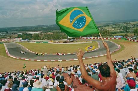 Três campeões pintaram Fórmula 1 de verde-amarelo Três campeões pintaram Fórmula 1 de verde-amarelo