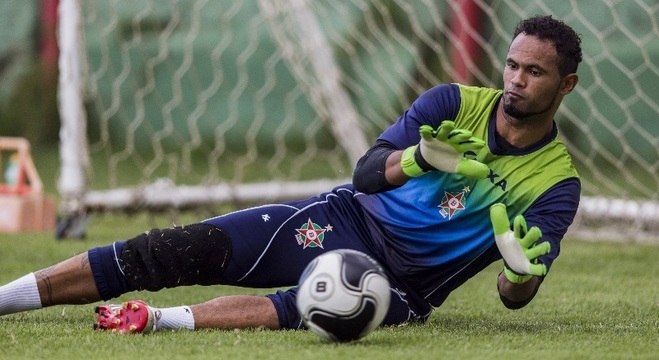 Goleiro Bruno conseguiu uma vitória, dois empates e duas derrotas no Boa