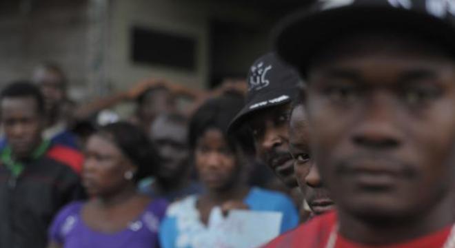 Negros são maioria nos presídios e entre vítimas de homicídios, e são o segmento mais pobre do País