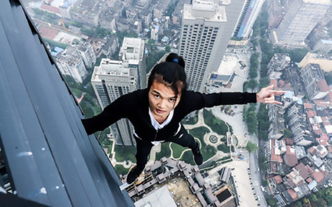 A trágica morte de campeão russo de xadrez que caiu de prédio ao praticar  parkour, Mundo