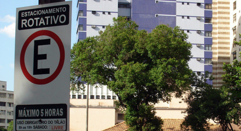 Placa de estacionamento rotativo em Belo Horizonte (MG) 