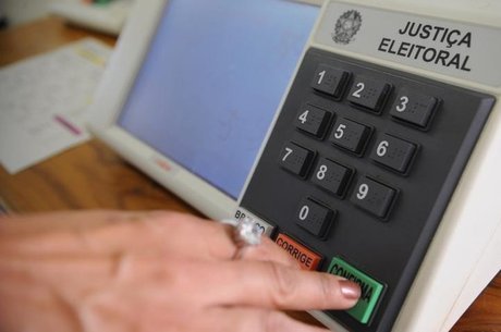 Ficha Limpa barra condenados após decisão de colegiado