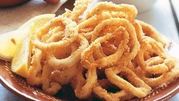 Aprenda a preparar uma deliciosa porção de Lula Crispy (Chef ensina a preparar uma porção deliciosa de Lula Crispy)