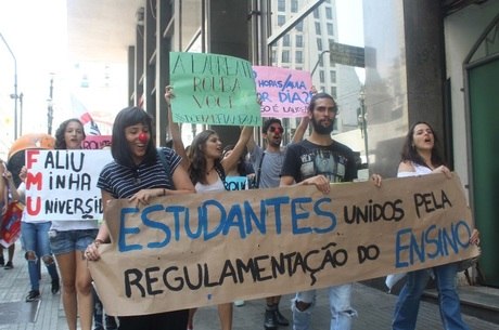 Estudantes mostram insatisfação com mudanças