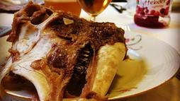 Já colocou a cabeça de ovelha no forno para a ceia de Natal? (Reprodução/Instagram - 17/12/2017)