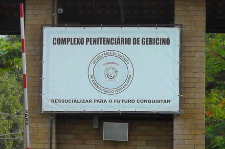 Presos fugiram do complexo de Gericinó Presos fugiram do complexo de Gericinó