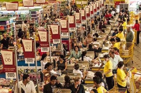 Supermercados são considerados como atividade essencial Supermercados são considerados como atividade essencial